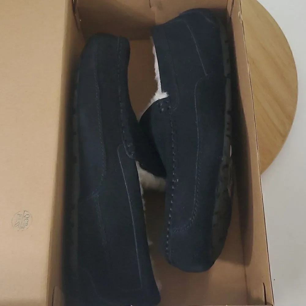 UGG ascot slipper