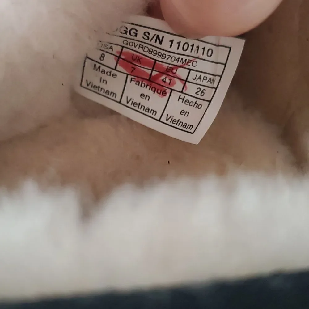 UGG ascot slipper