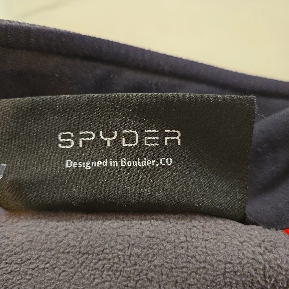 Spyder zip stand