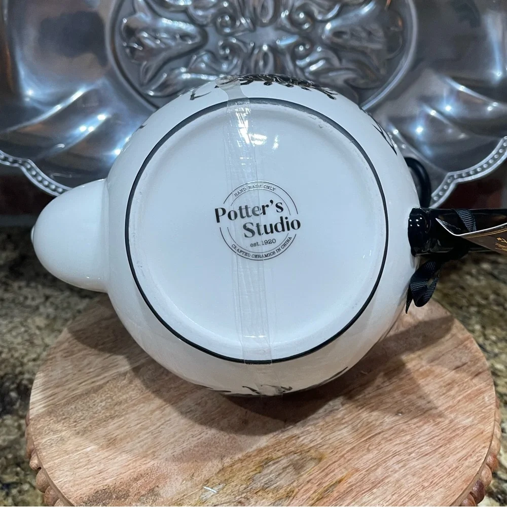 Potter’S Studio brand new