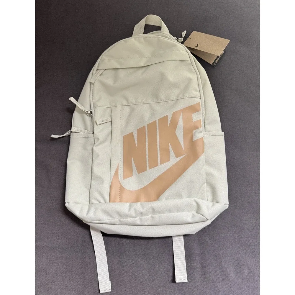 Nike elemental 21l
