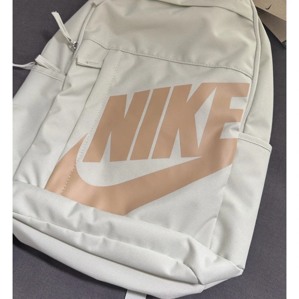 Nike elemental 21l