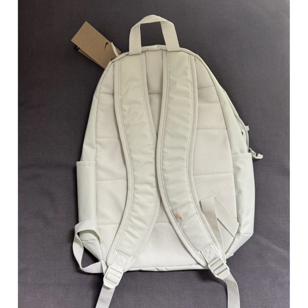 Nike elemental 21l