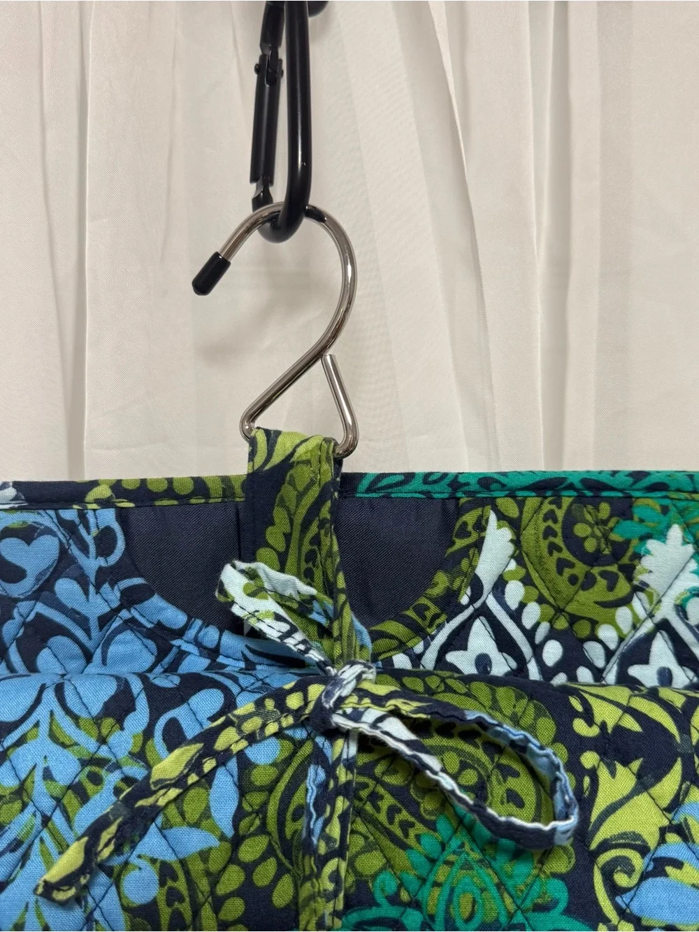 Vera Bradley compact hanging