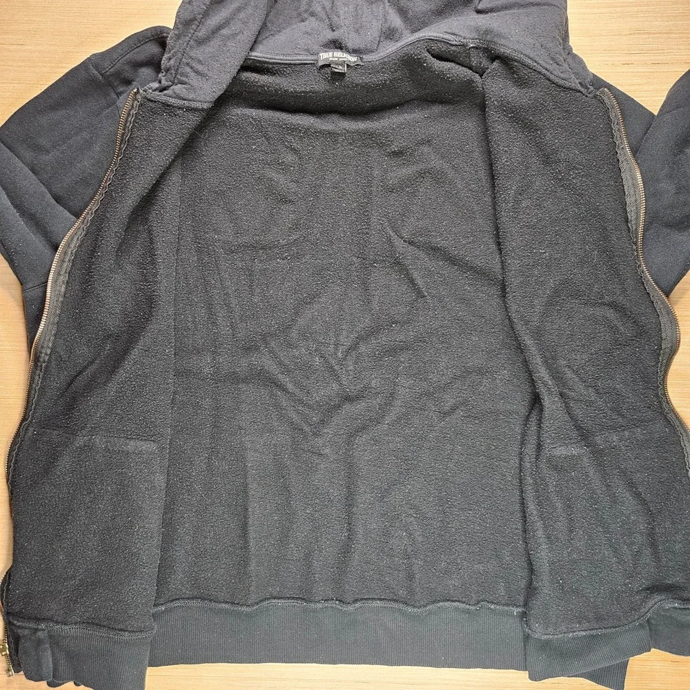 True Religion staining closure