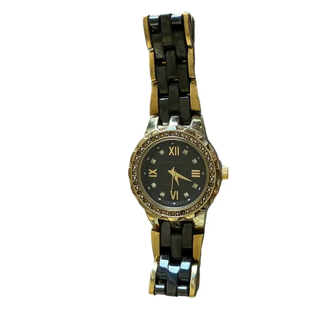 Anne Klein key features