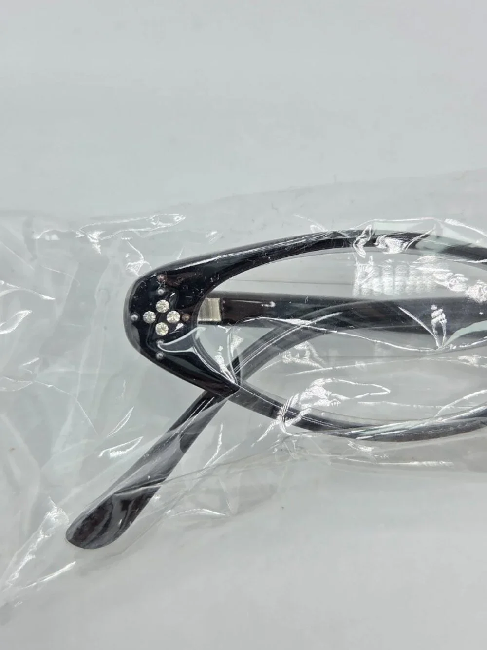 N/A black oval