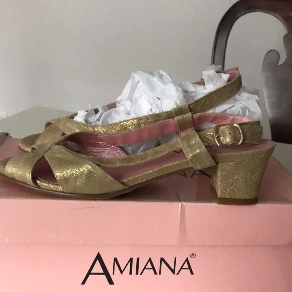Amiana brand new