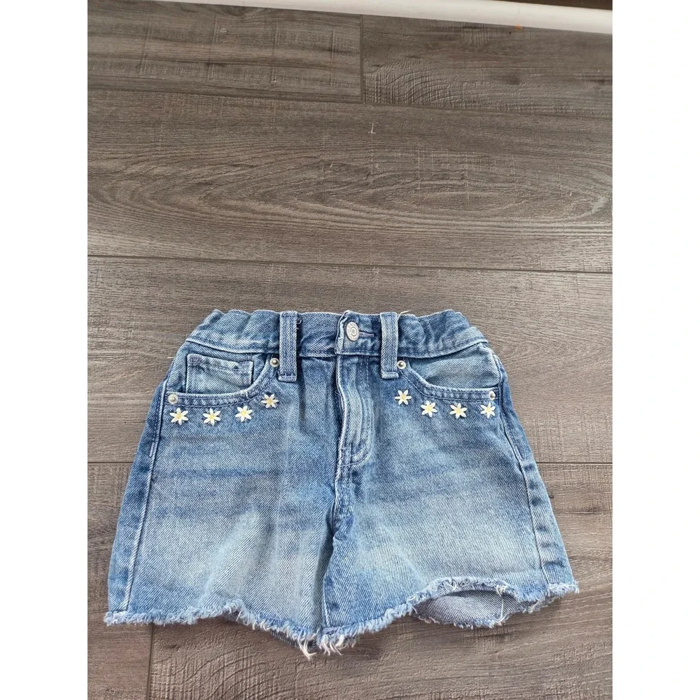 Old navy girls shorts size 6‎