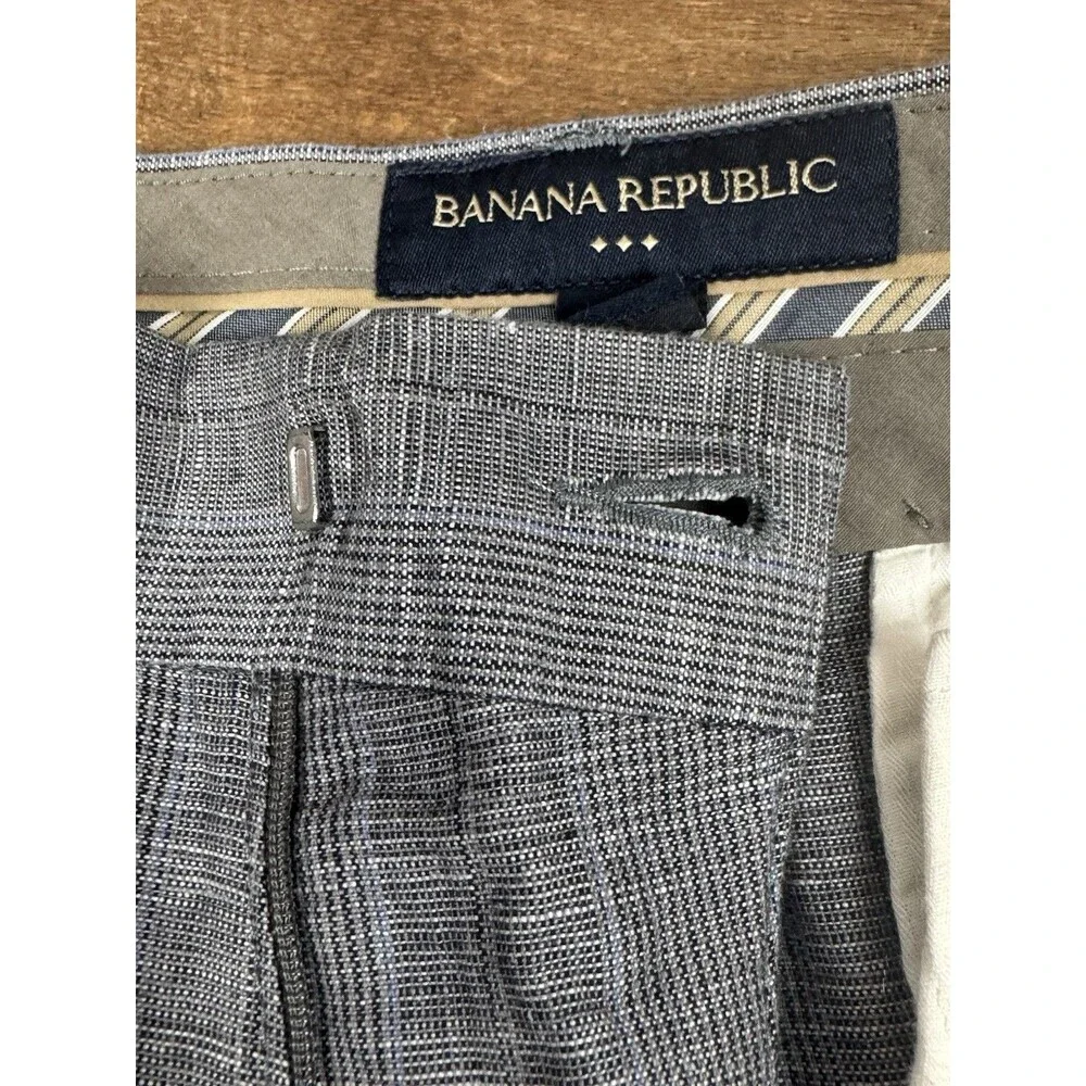 Banana Republic these banana