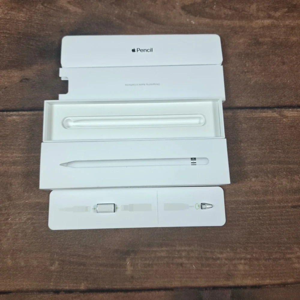 Apple Pencil Box Only 1st Gen White Good Condition With Adapter and Extra Tip
