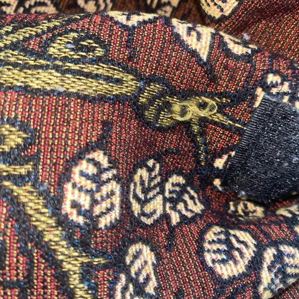 N/A embroidered elephant