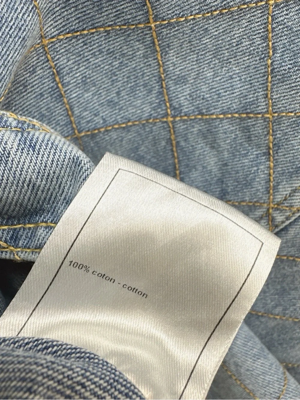 CHANEL silhouette four
