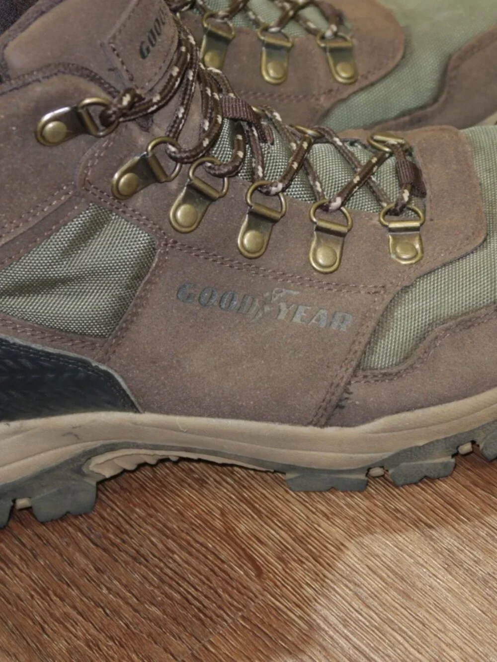 Goodyear everest boots