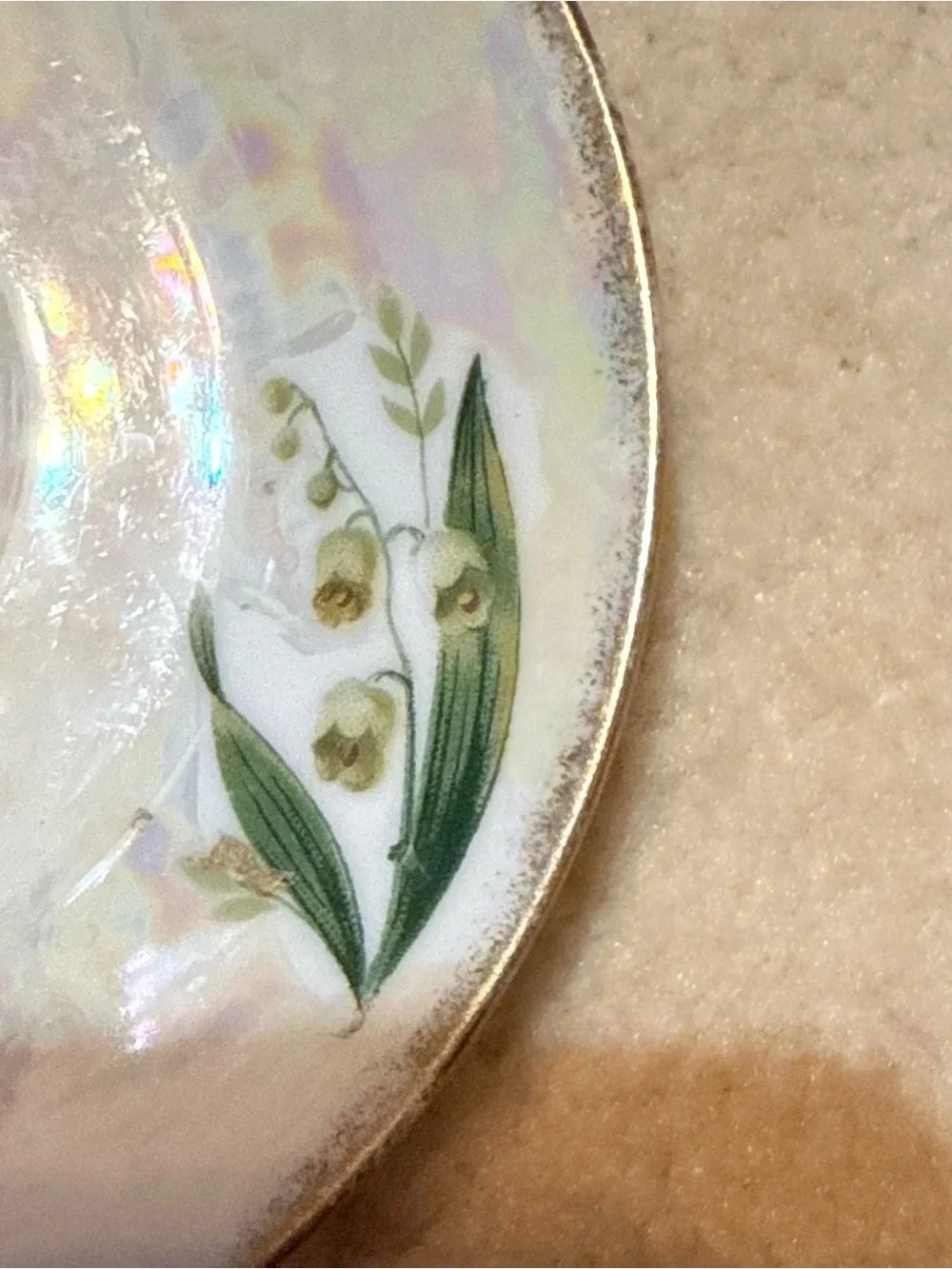 1040s Japanese iridescent lusterware pedestal teacup and saucer set
