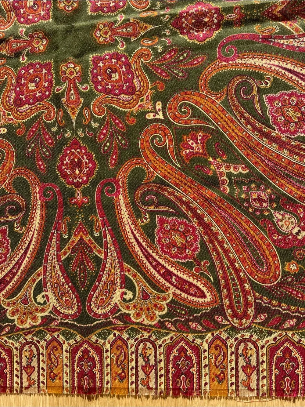 N/A beautiful paisley