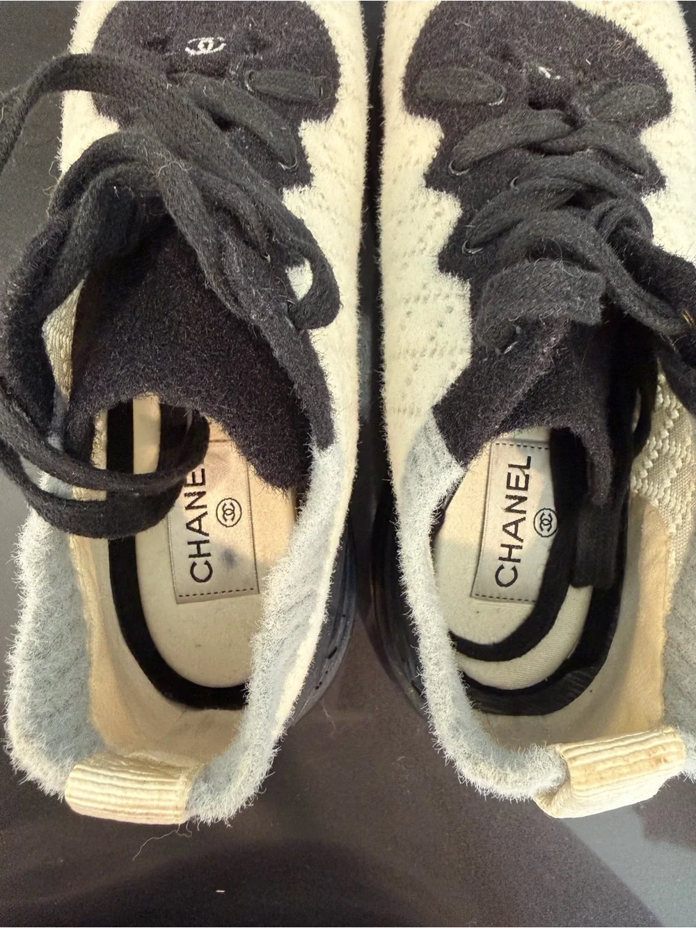 CHANEL lightweight knit