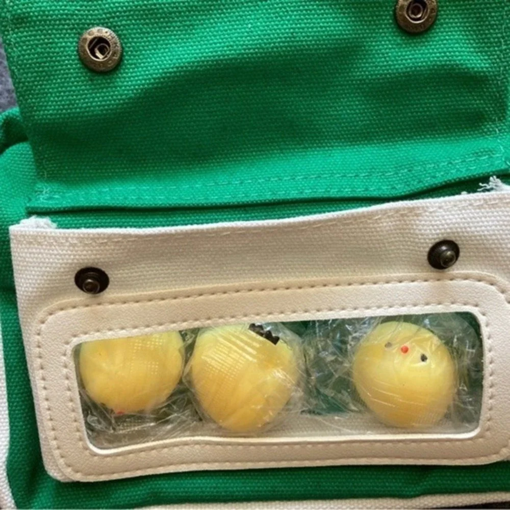N/A green canvas