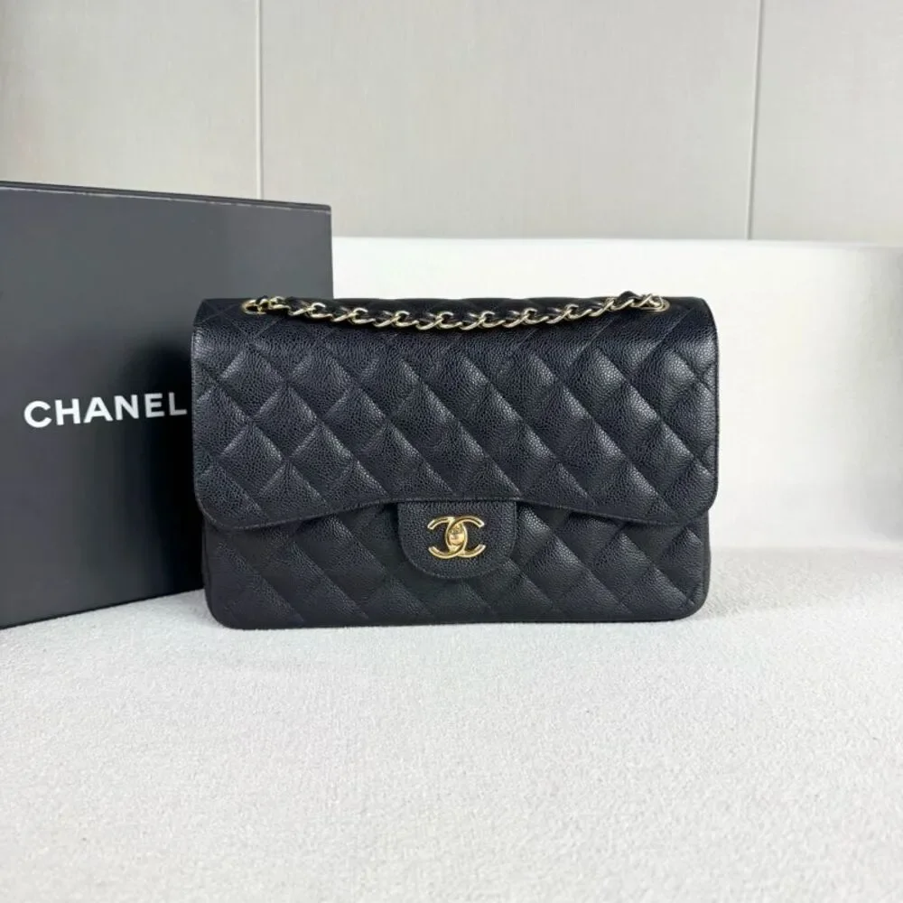 CHANEL brand color
