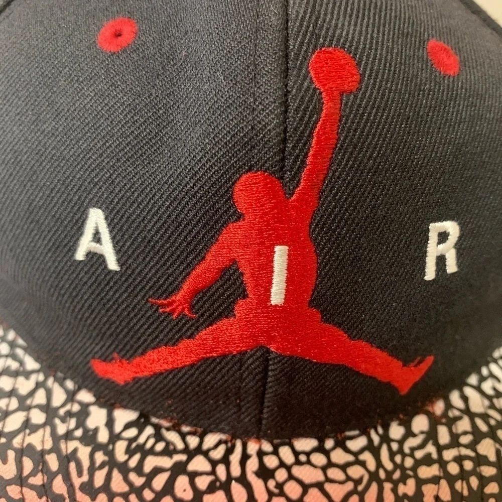 Jordan hat slightly