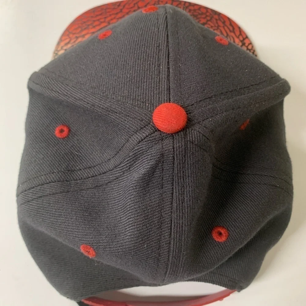 Jordan hat slightly