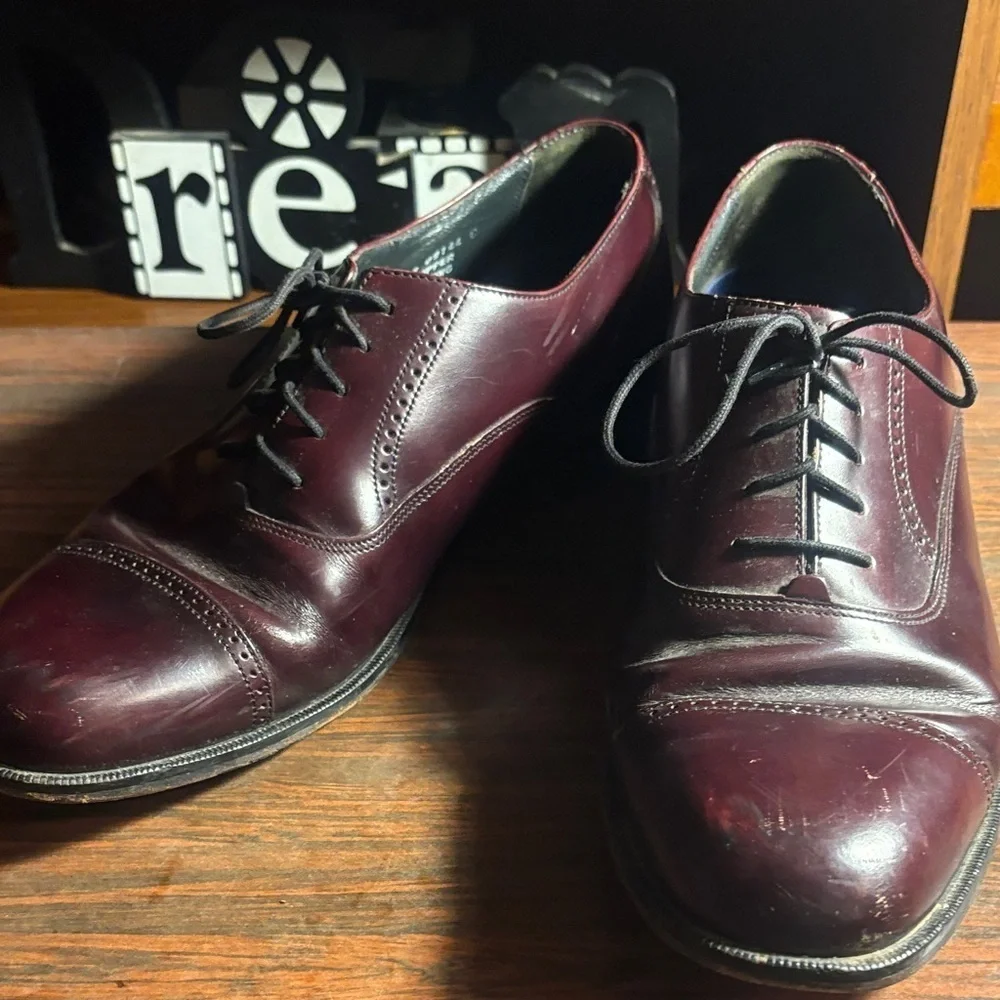 Bostonian elegant dark