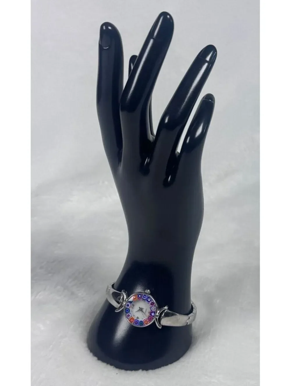 Avon women murano