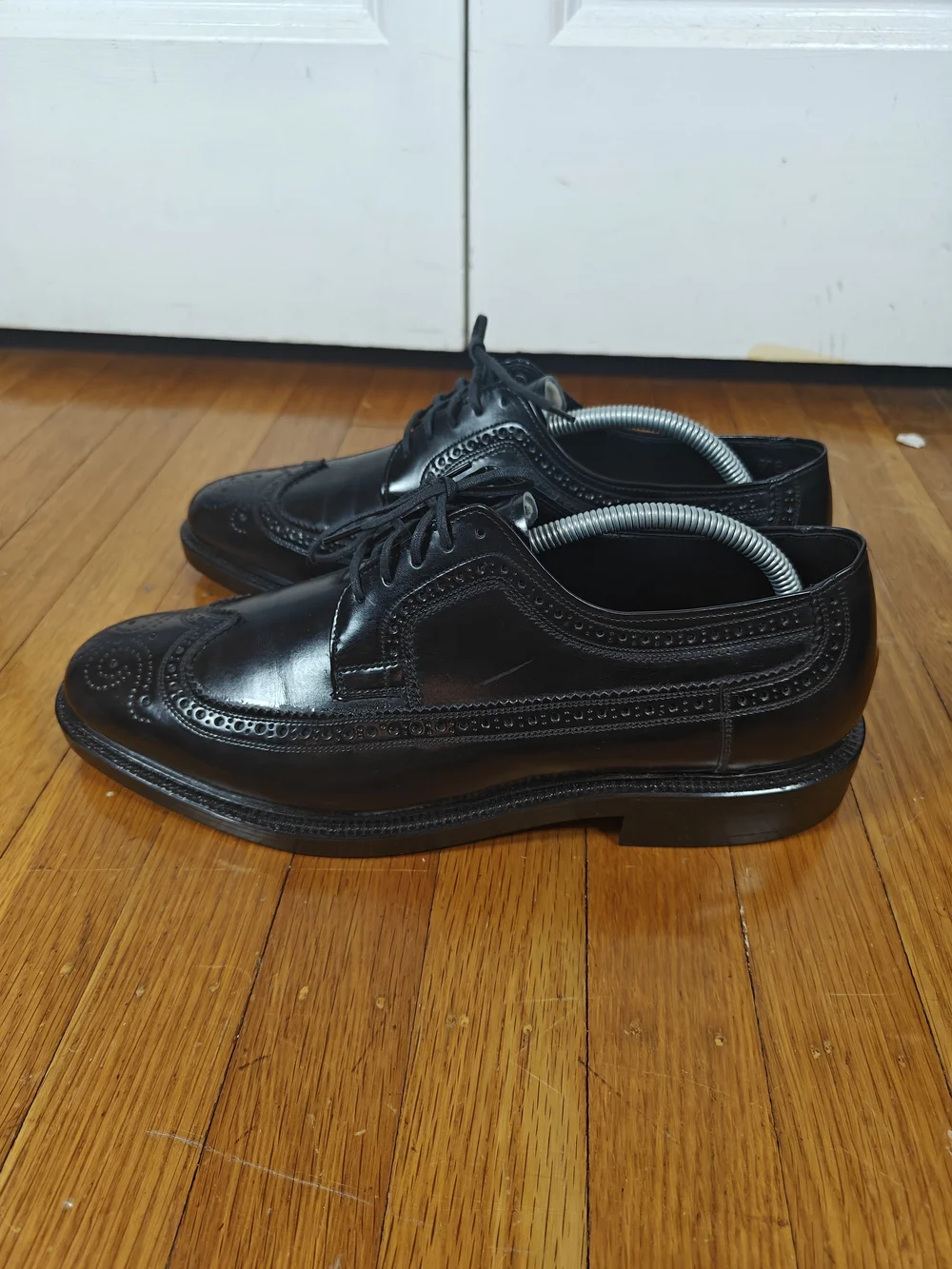 Vintage 1960s Towncraft Mens 10.5 Corfam DuPont Black Wingtip Oxford Shoes