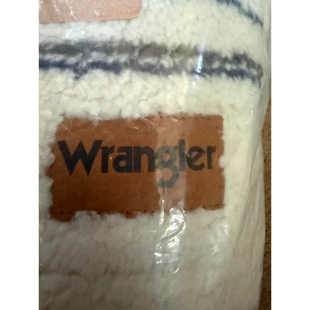 Wrangler coyote sands