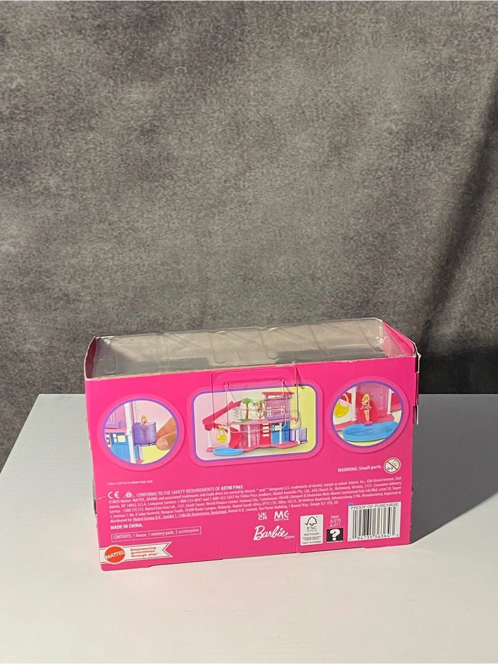 Barbie compact playset