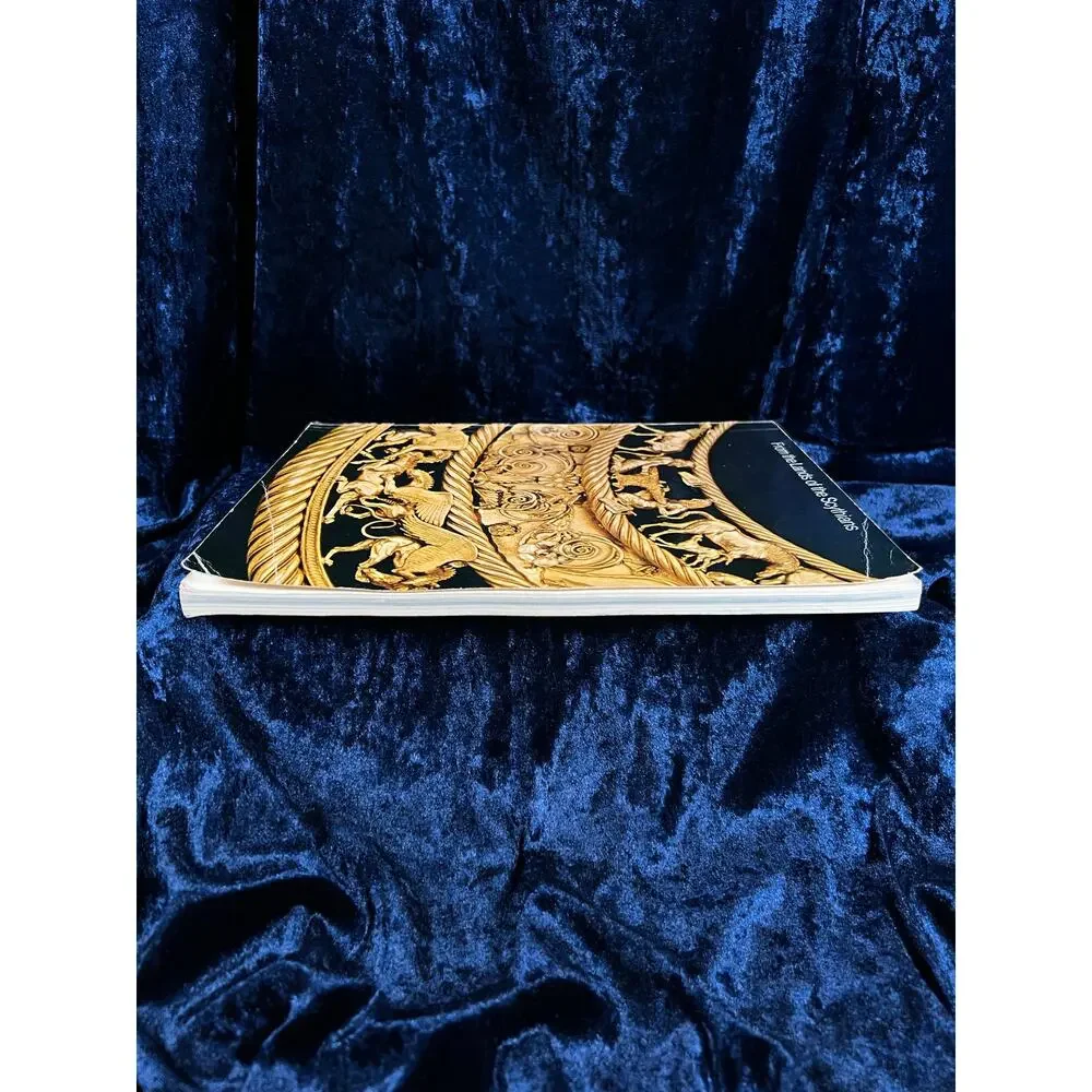 The Cat Vintage glittering goldwork