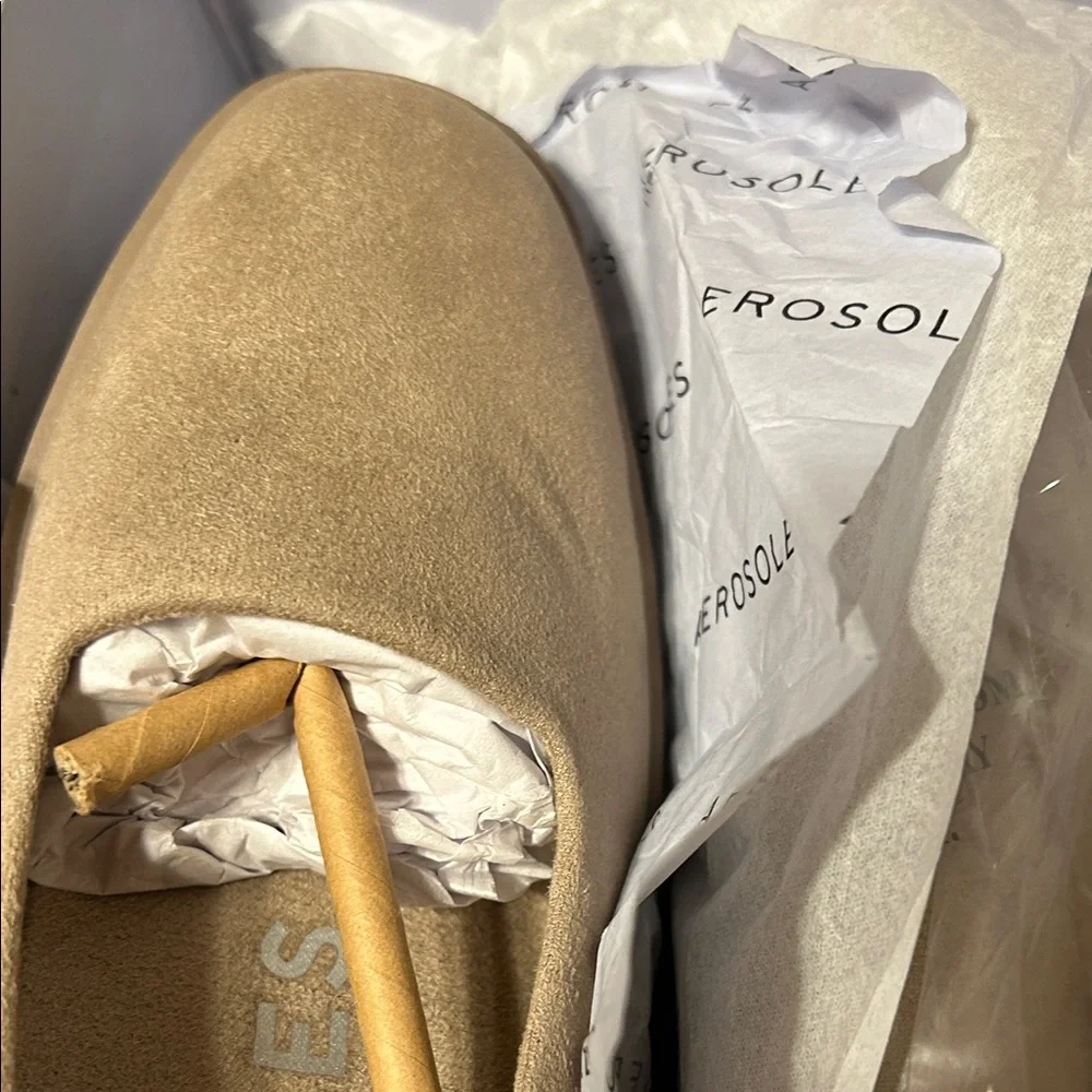 AEROSOLES elevate your