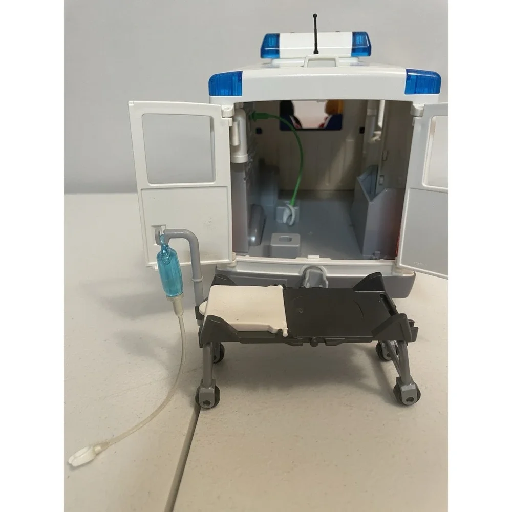 Playmobil ambulance people