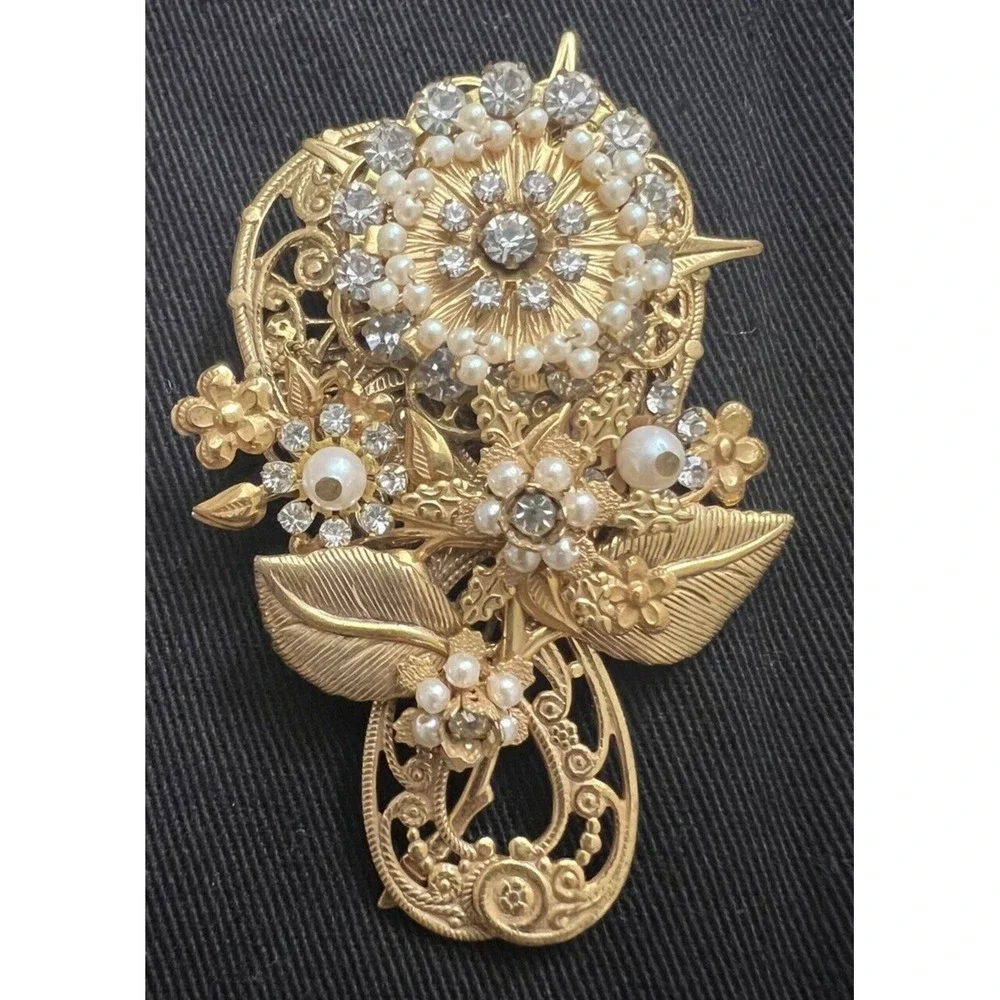 VTG Stanley Hagler Gold Tone Pearl Rhinestone Bouquet Floral Brooch‎ Pin Luxury