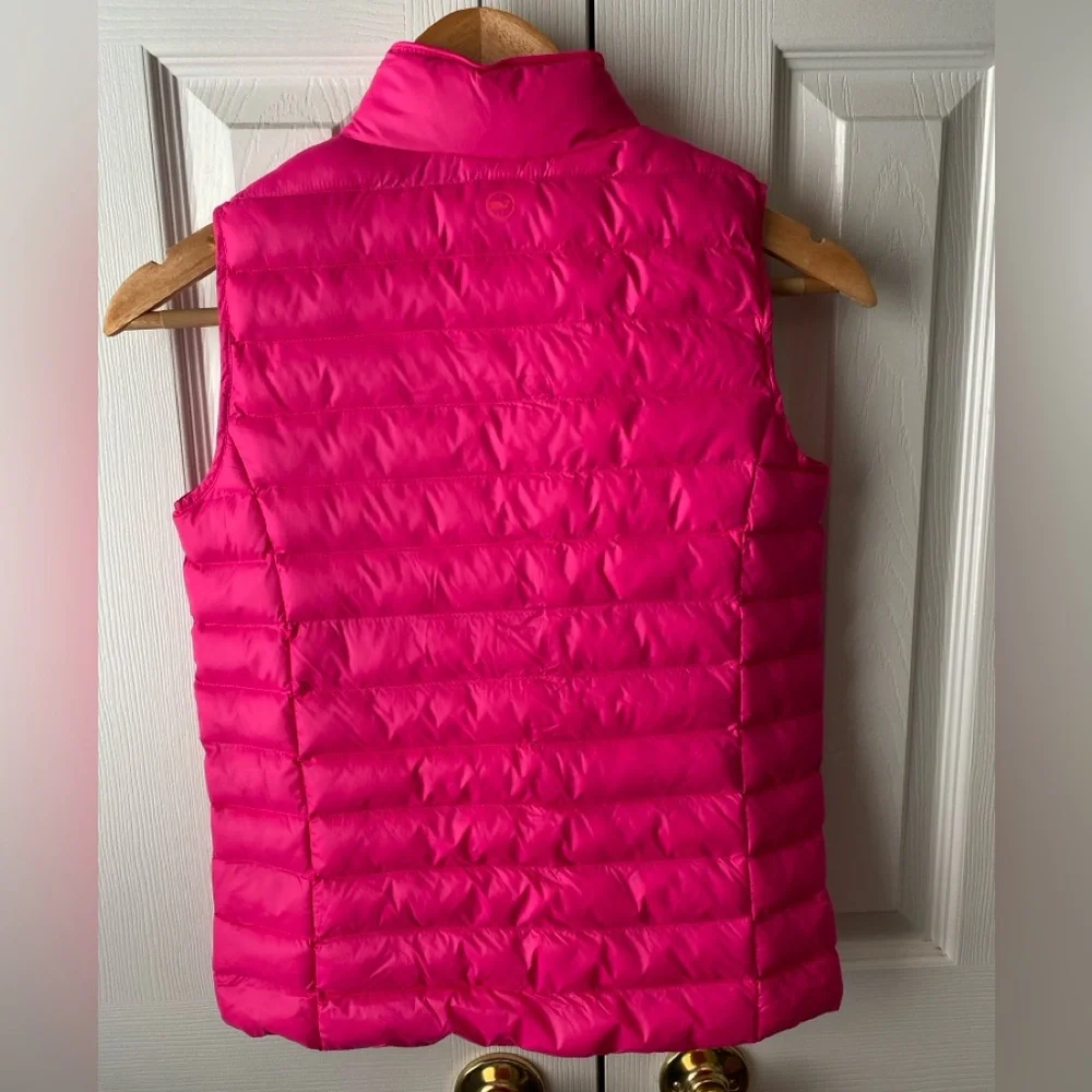 Vineyard Vines chest 16