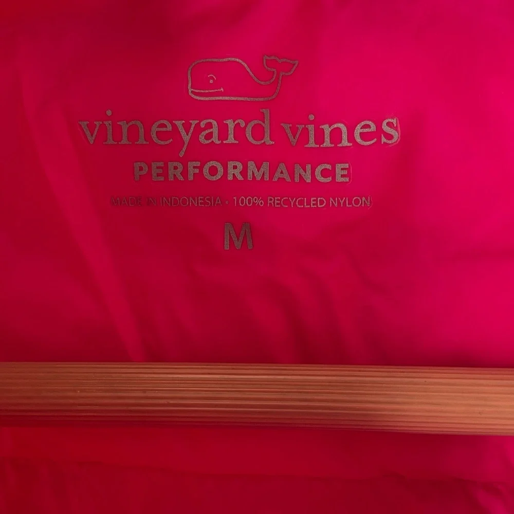 Vineyard Vines chest 16