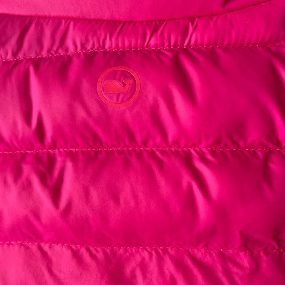 Vineyard Vines chest 16