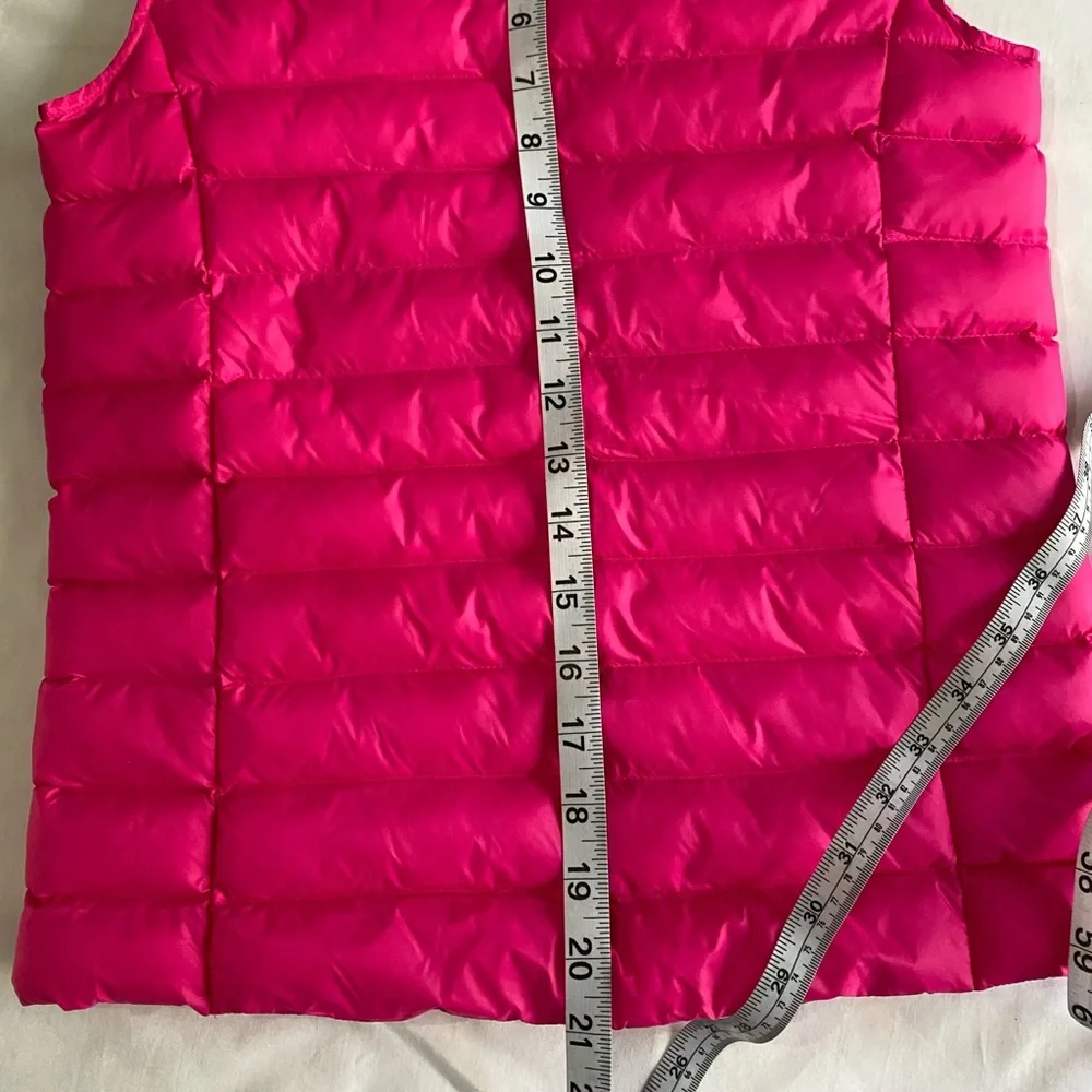 Vineyard Vines chest 16