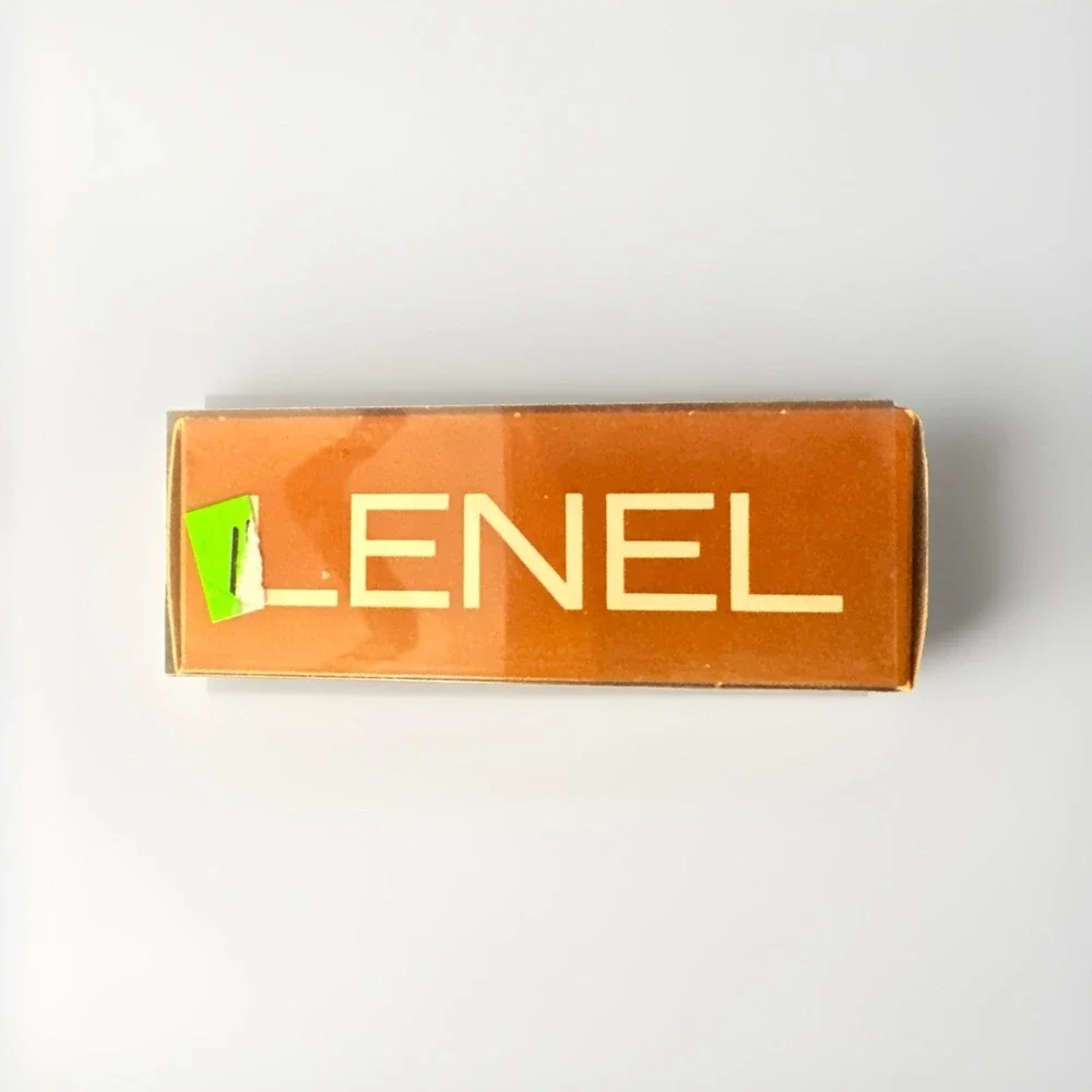 Lenel rose petals