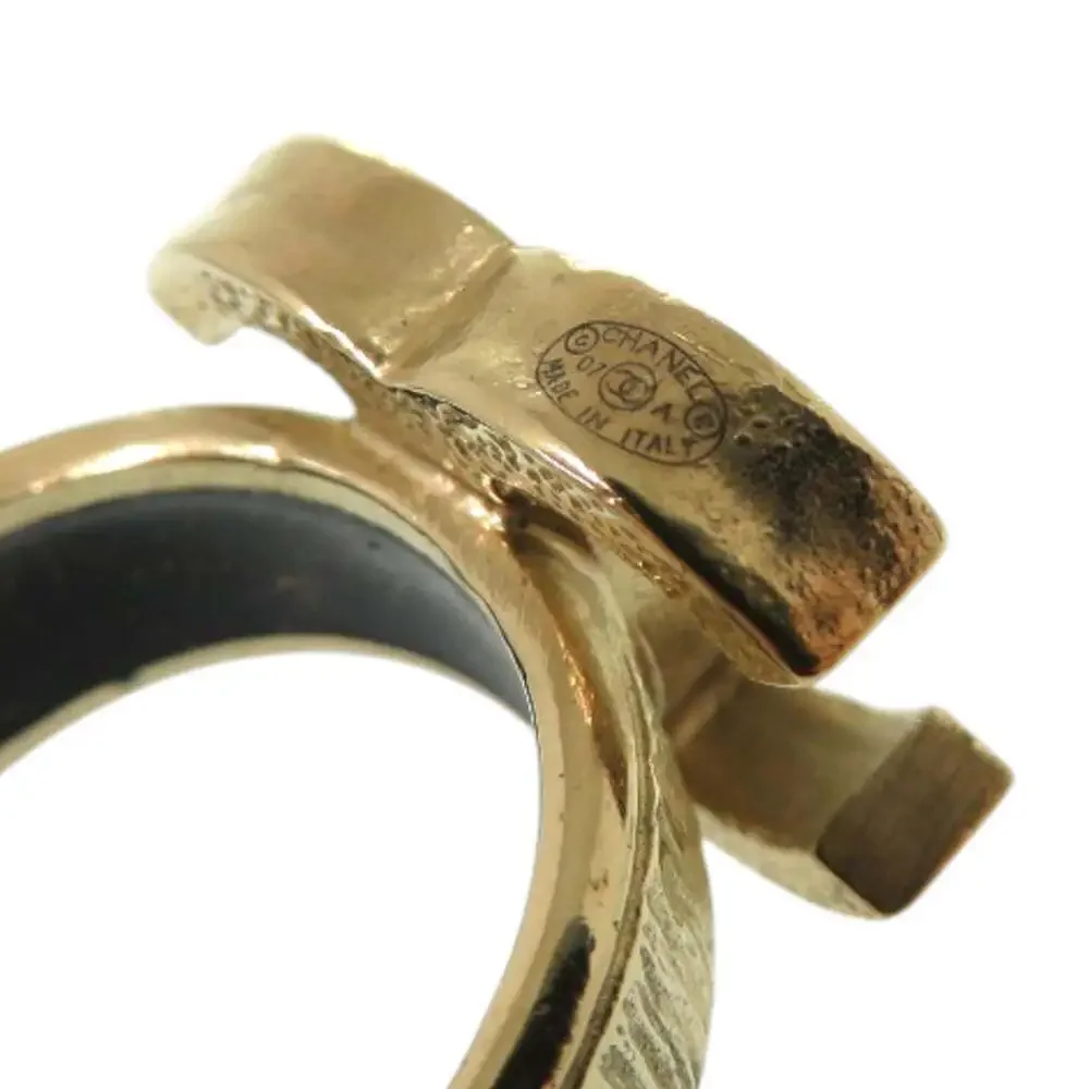 CHANEL gold carefully it