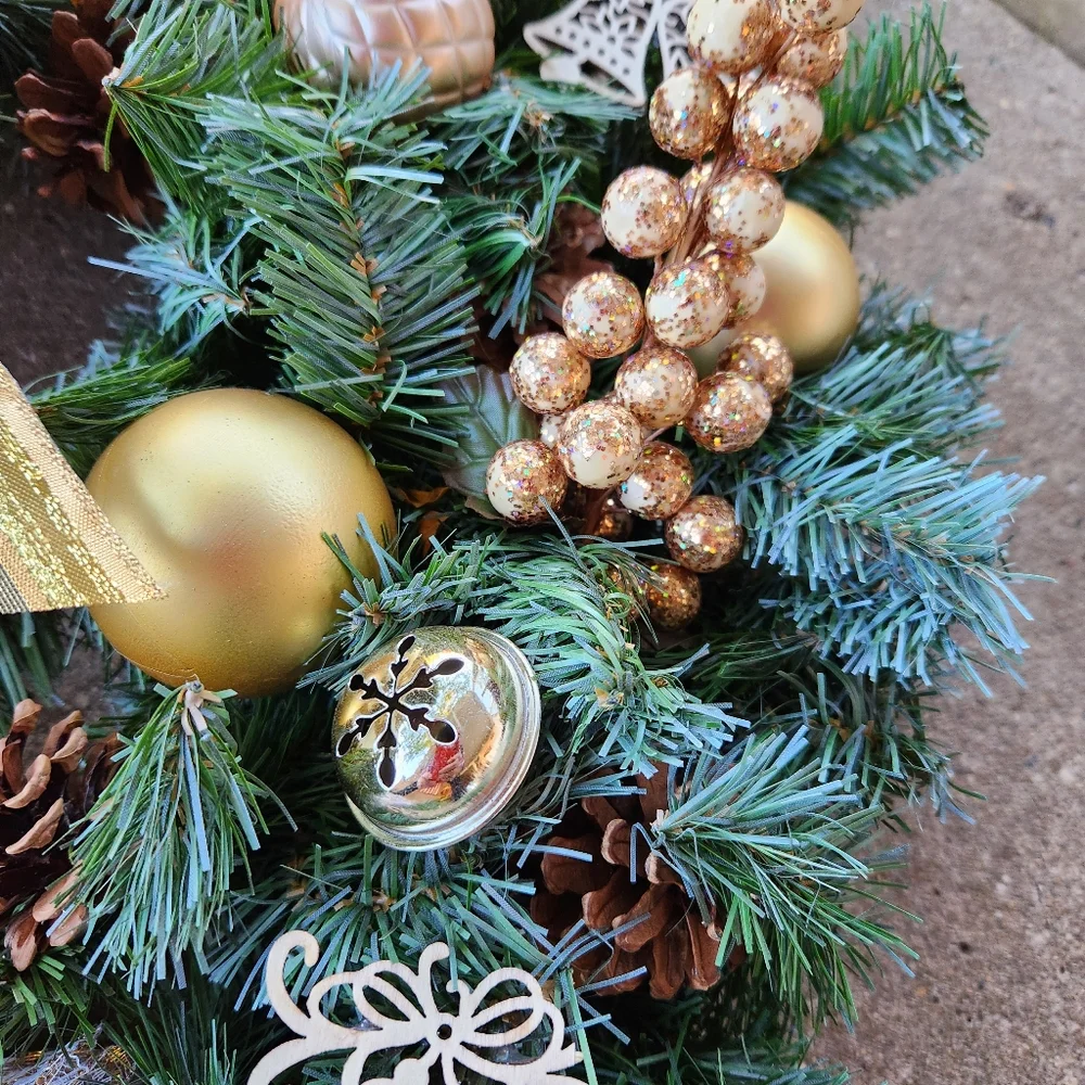 HARK THE HERALD ANGELS SING Christmas Wreath Angel 22 Inch Wreath