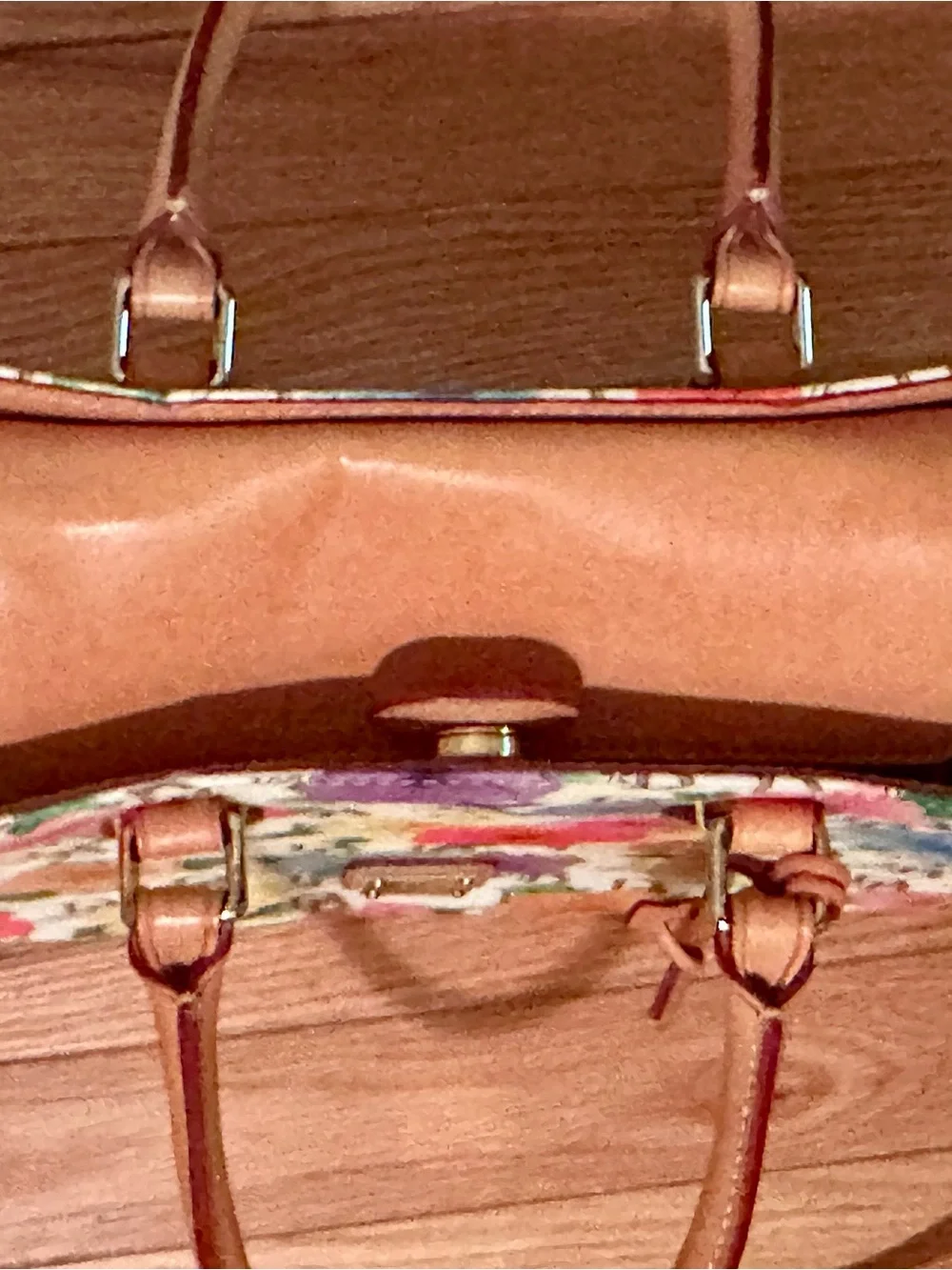 Dooney & Bourke structured dooney