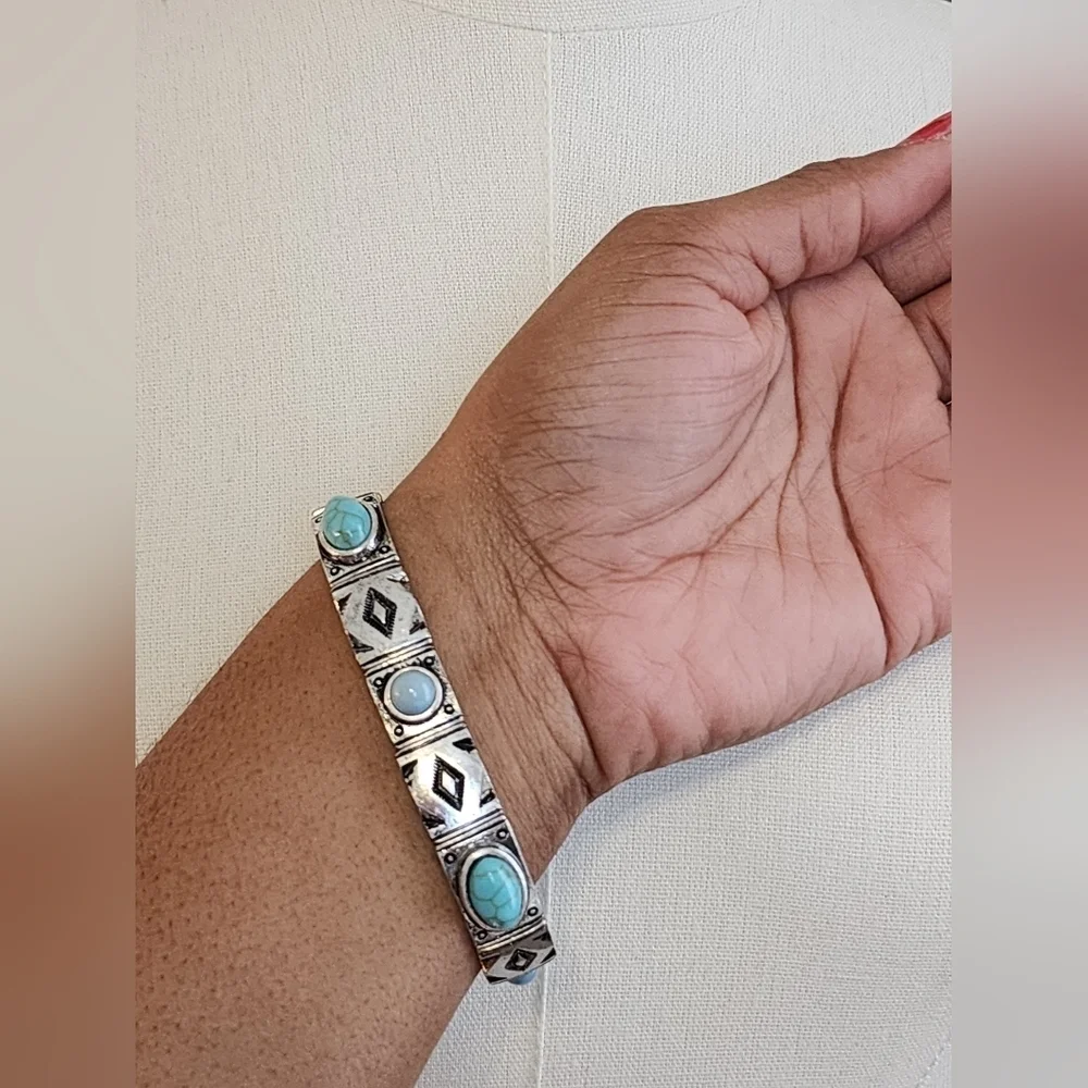 Source Unknown silver tone