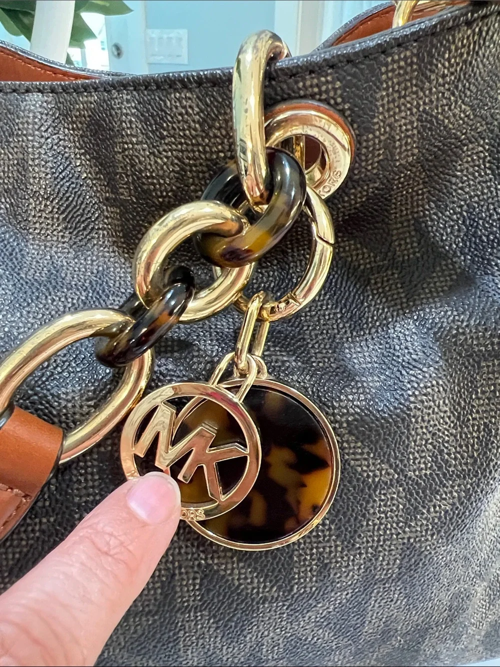 Michael Kors storage shoulder