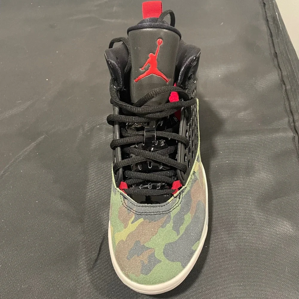 Jordan mars 270