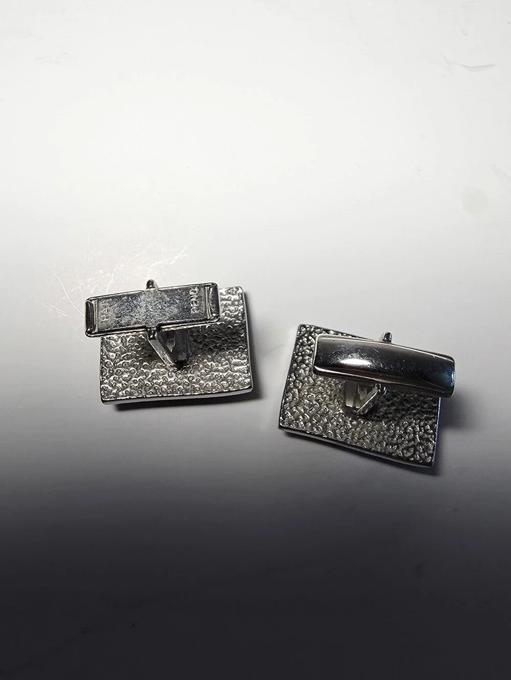 N/A classic silver
