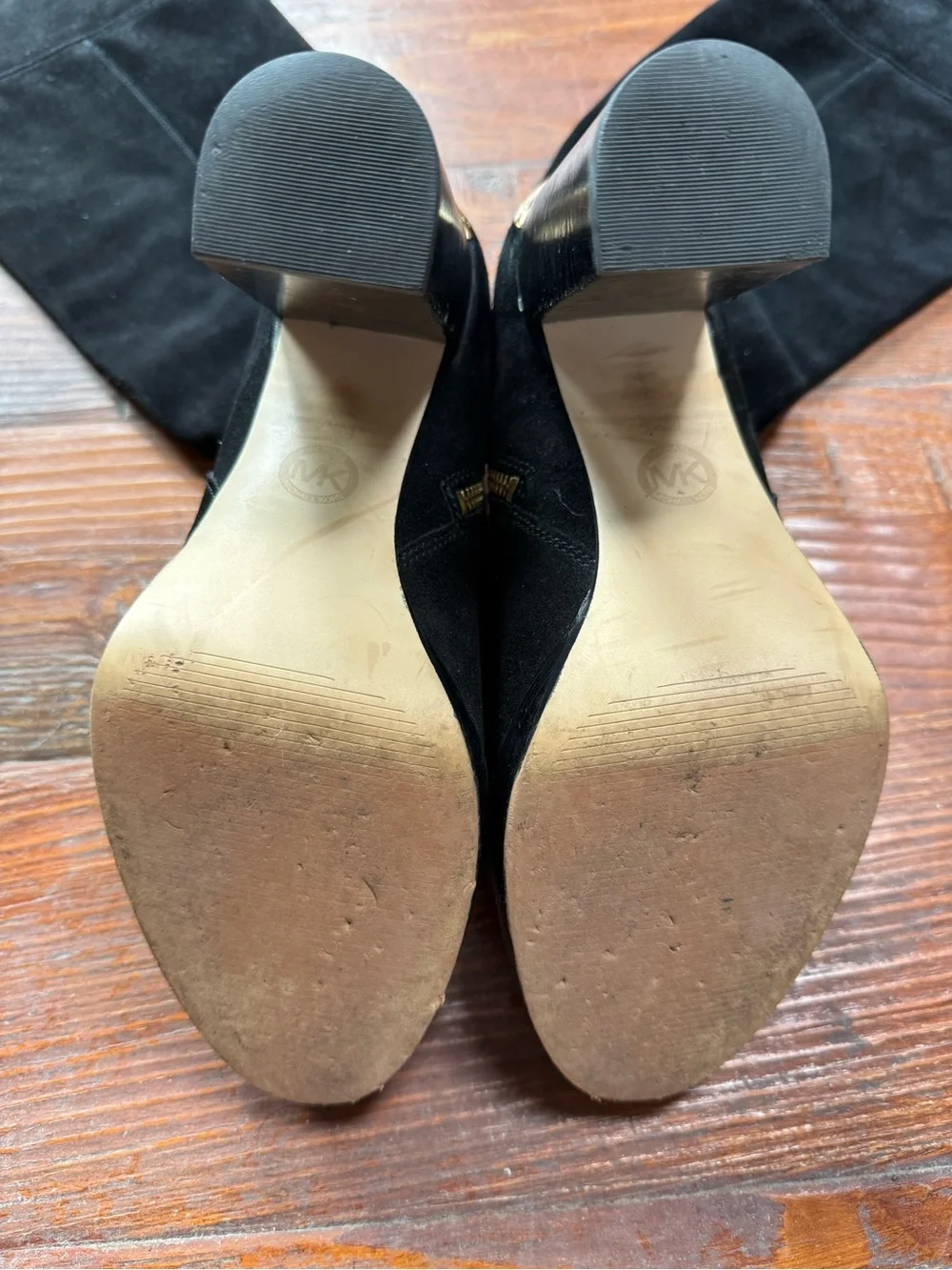 Michael Kors chic knee