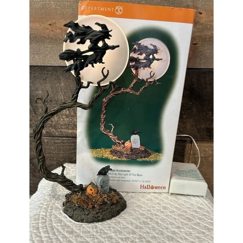 Department 56 Village Accessories WITCH BY THE LIGHT OF‎ THE MOON 56-52879 W/Box