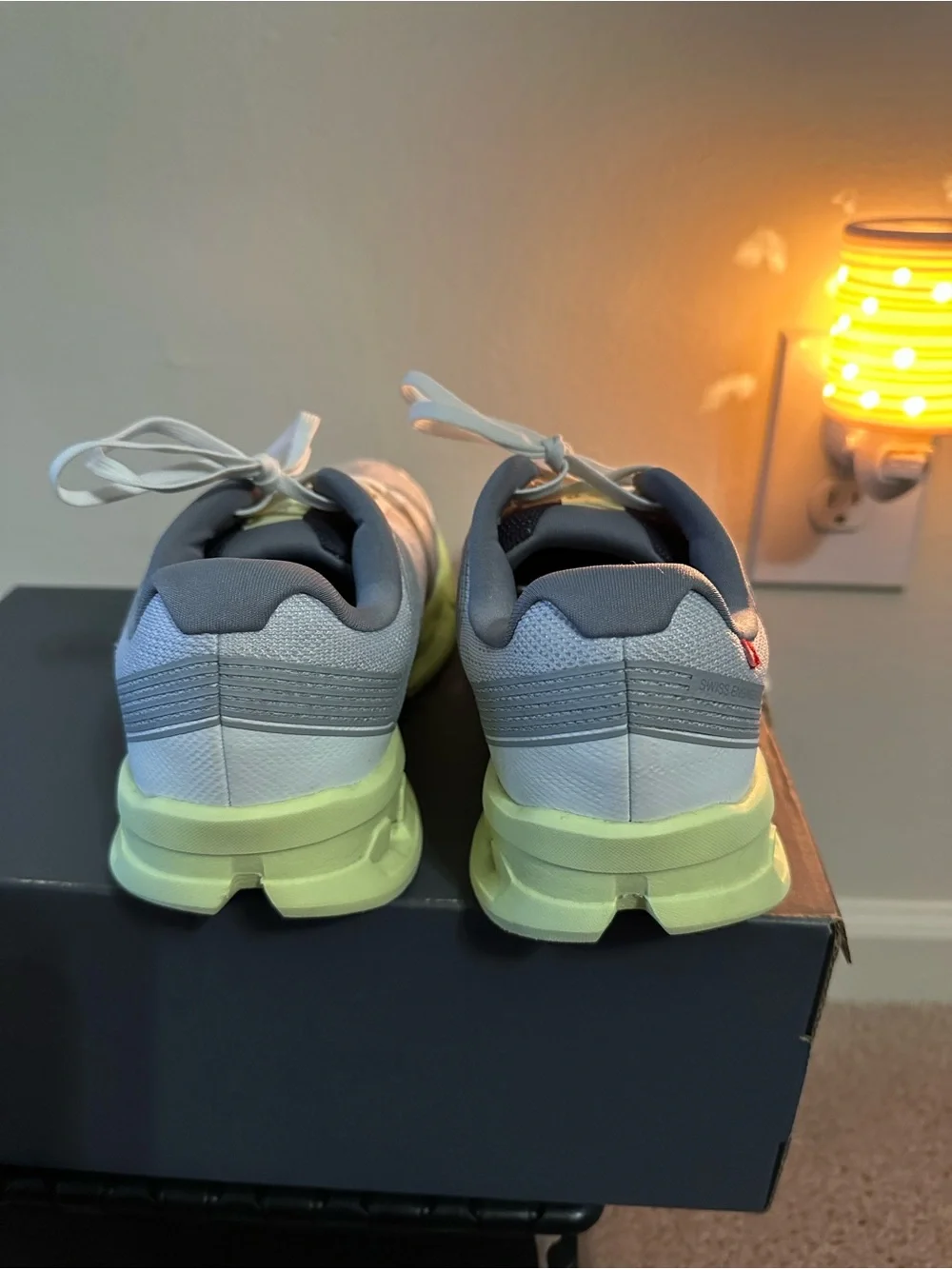 On Running running athletic