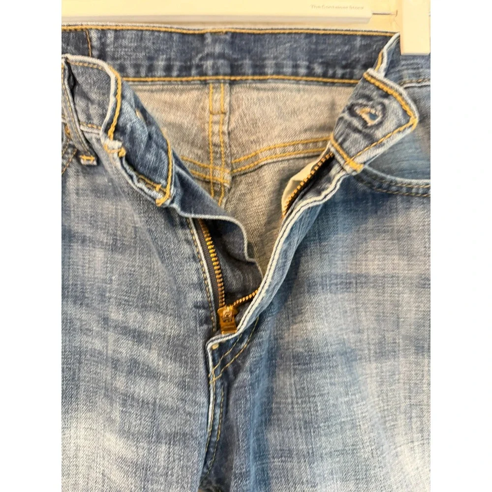 Levis levi 513